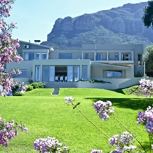 pure-guest-house.hotels-capetown.com/